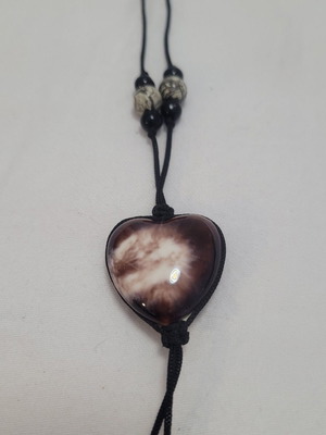 Women's necklace with brown and white heart-shaped stone, adjustable length