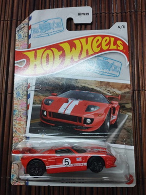 Ford GT Hot Wheels car model 1:64 scale new