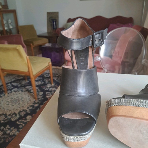 Marni high-heeled leather shoes used with wooden heels