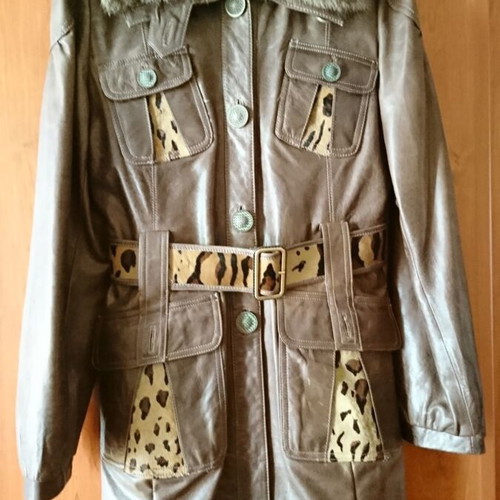 Leather women's coat like new with natural fur collar and leopard inserts size M