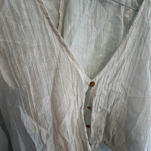 Crop shirt, white with gold buttons, size XL-XXL
