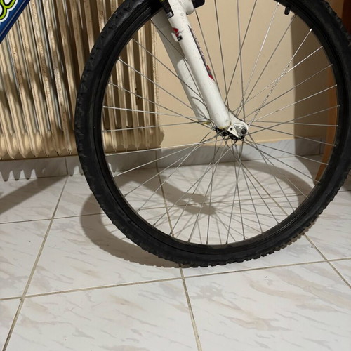 Status Bikes Bicycle 26 Inch Like New