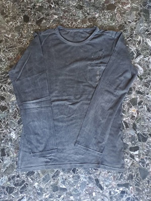 Long-sleeve shirt with design like new, size L, black