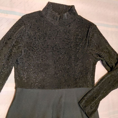 Black shiny dress like new with small turtleneck and long sleeve