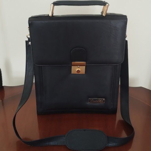 Hunter men's leather bag like new, black