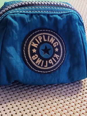Kipling vintage pouch wallet like new, 90s Y2K crinkle nylon petrol