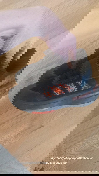 Adidas Marvel νούμερο 28 spiderman.