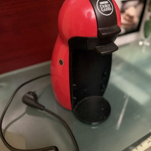 Nescafé Dolce Gusto coffee machine used, red design