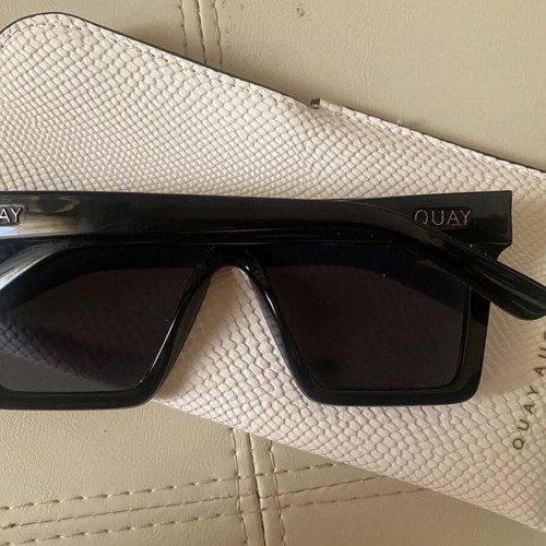 Quay Australia x JLo Hindsight sunglasses, black and gold
