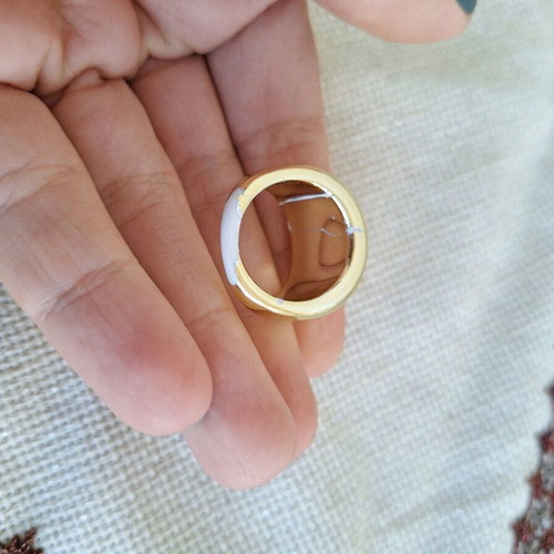 Gold ring size 18 plastic used