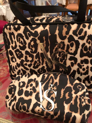 YS toiletry bag new with external and internal compartments
