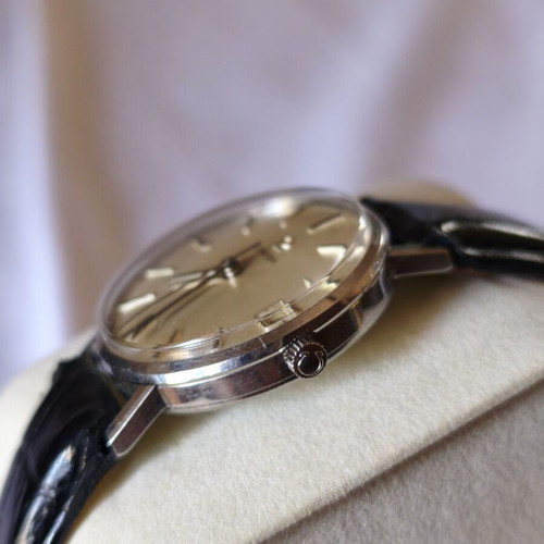 Omega Vintage dress watch manual winding 1966 ref. 132.018