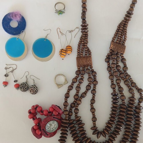 Various jewelry used, set with watch, necklace, earrings, rings, brooch