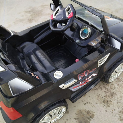 Children's car used, in working condition