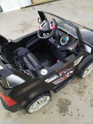 Children's car used, in working condition