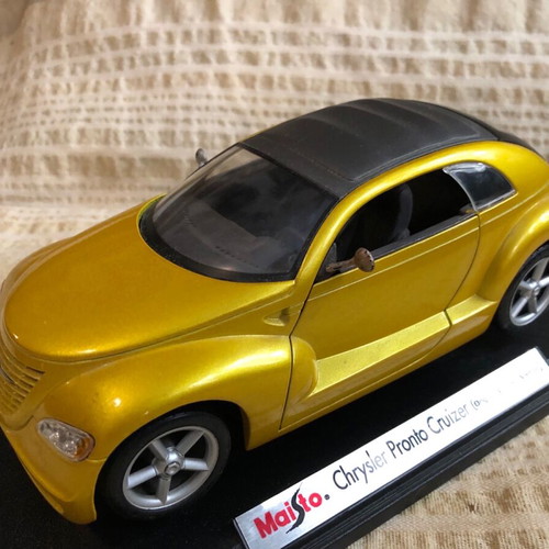 Maisto Chrysler Pronto Cruizer 1:18 original concept version collectible car like new