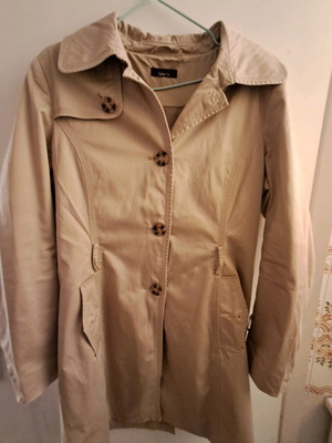 Long trench coat with pockets used, beige
