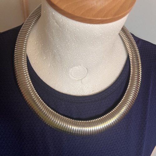Neck accessory like new, worn minimally, gray