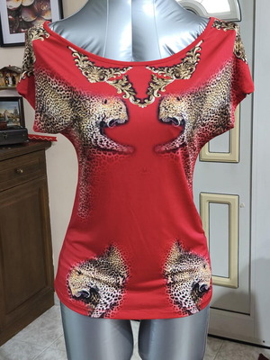 Viscose top with subtle rhinestones, size XS-S, like new, red
