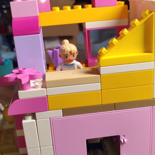 Lego Duplo Flo's Café large construction used, 150+ pieces