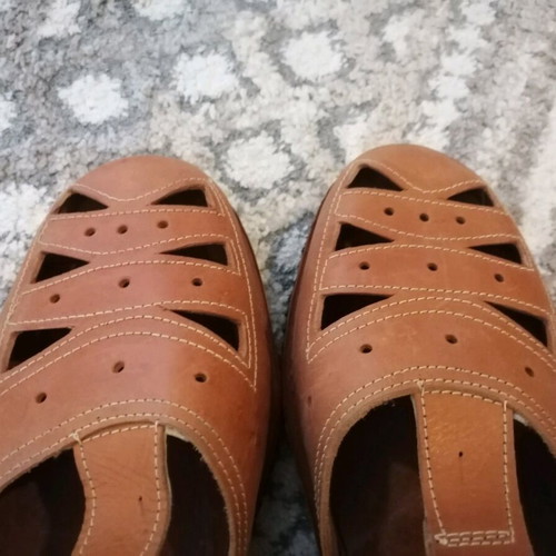 Men's leather sandals with anti-slip sole size 43 new, unworn