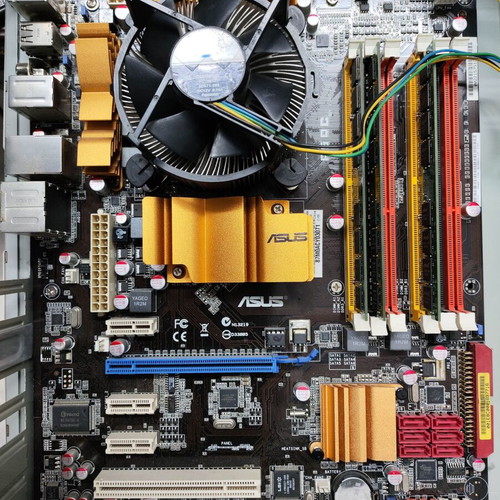 Asus P5QC motherboard socket 775 DDR2 & DDR3 like new