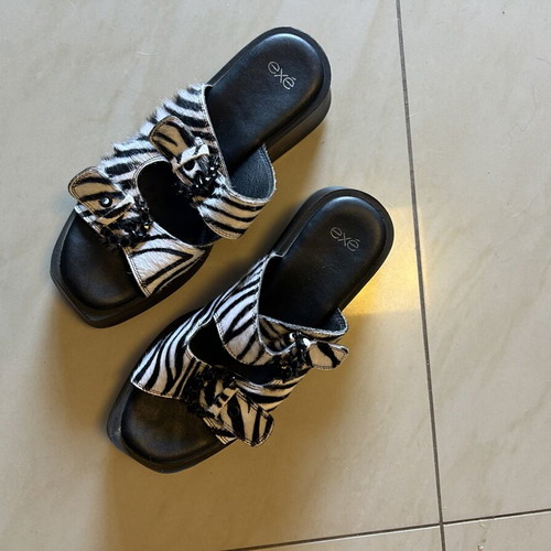 Exe platform sandals like new, size 41, black and white