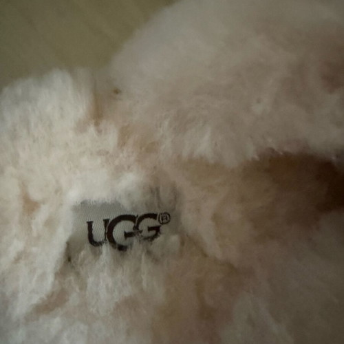 Ugg slippers size 31, beige