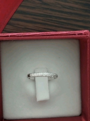 White gold 18K ring new with diamonds