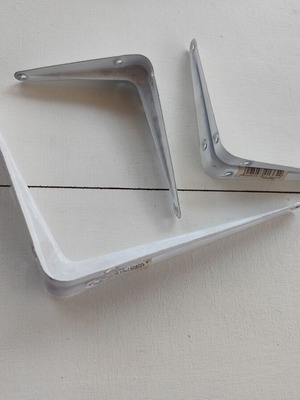 Metal shelf brackets with ribbing, white, set of 3