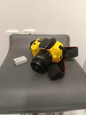 Canon 600D DSLR camera like new with EFS 18-55 lens and accessories
