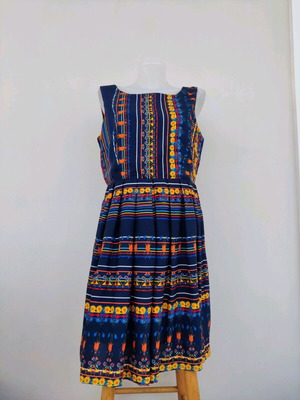 Printed dress size L like new, multicolored