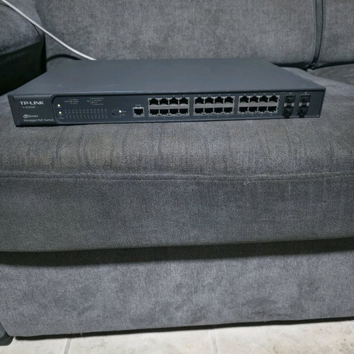 Tp-Link TL-SG3424P 24-Port Gigabit L2 Managed PoE+ Switch like new
