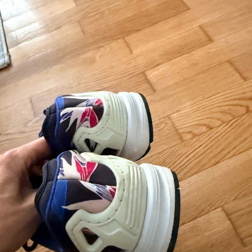 Adidas sneaker like new, multicolor, size 40