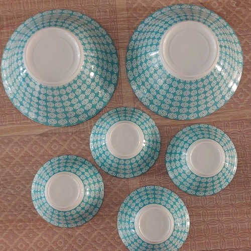 Set of 6 Bowls with Two Salad Bowls Turquoise Geometric Design like new