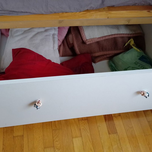 KURA bunk bed used with two large drawers and coconut fiber mattress