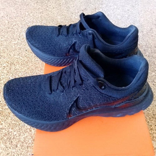 Nike React Infinity Run3 athletic shoes used size 40.5 black