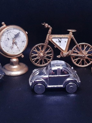 Miniature clocks like new, set of 6 pieces