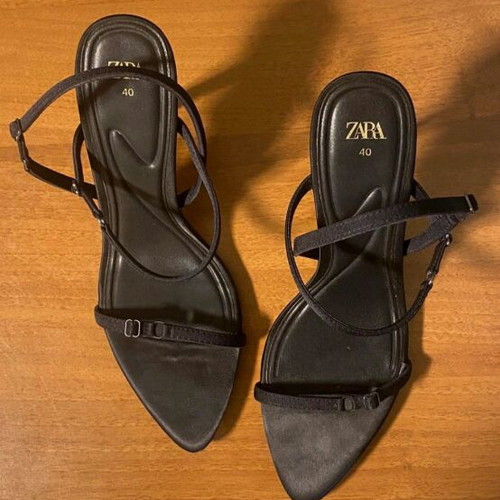 Zara sandals like new, size 40, narrow fit