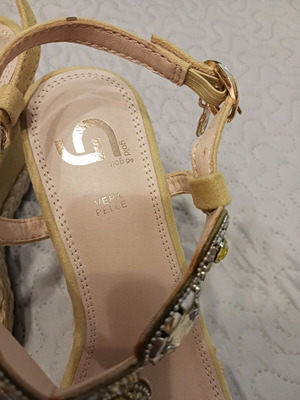 Πλατφόρμες 38 νούμερο καινούργιες λαχανί με καστόρι και πέτρες