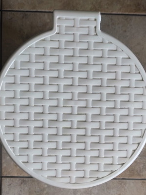 Bathroom pedal bin