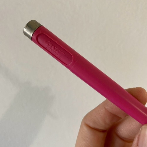 Pink vintage pen like new, over 30 years old, needs nib