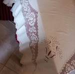 Τραπεζομάντηλο μπεζ 180x180 με πλεκτές γωνίες, πλεκτή δαντέλα αζούρ και χειροποίητο κοφτό καινούργιο