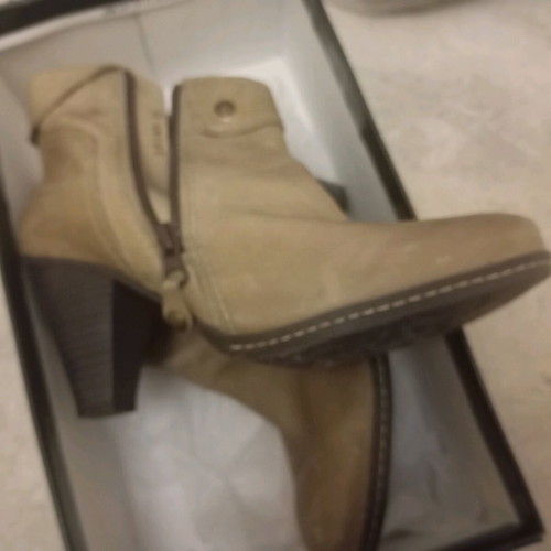 Boxer ankle boots like new, beige, size 39