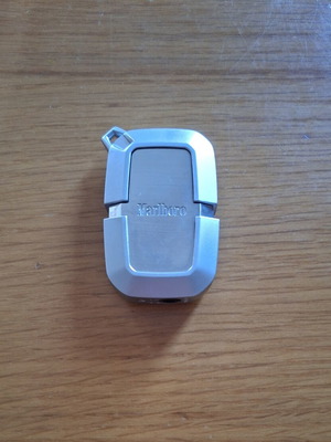 Marlboro Metal Pocket Lighter like new, collectible