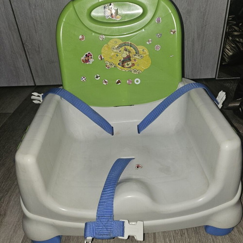 Portable feeding chair