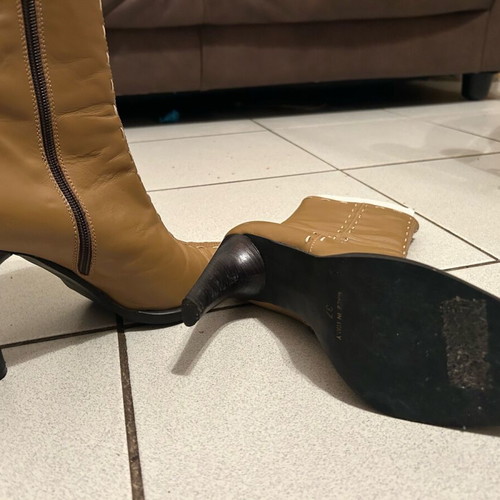 Haralas women's leather boots like new, size 37, beige