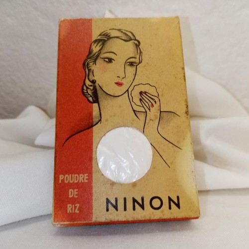 Vintage Ninon face powder by Georgiadis like new