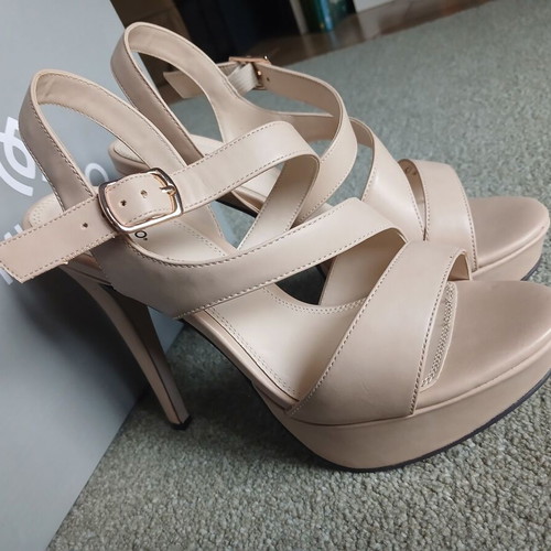 Migato nude platform sandals size 38 like new