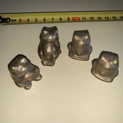 Set of 4 vintage brass frog figurines new